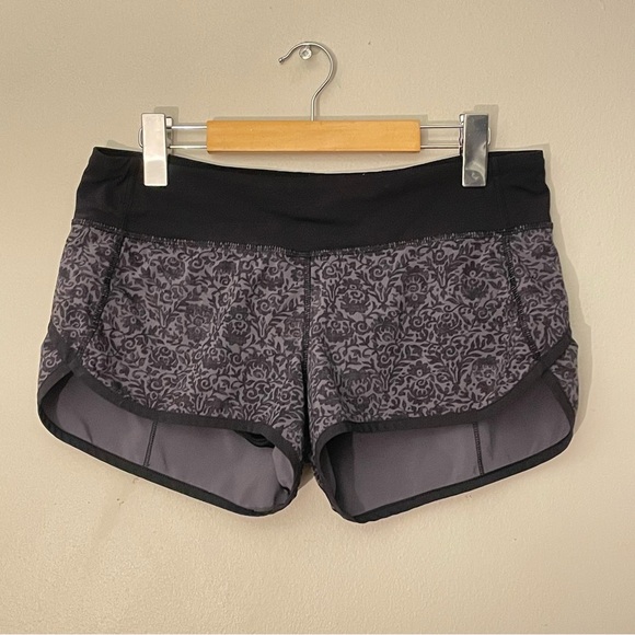 Lululemon Athletica Black & Gray Athletic Speed Shorts 2½” – Size 6 GUC - Picture 5 of 14